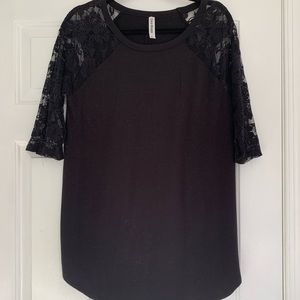 Zenana Premium 3/4 lace shirt